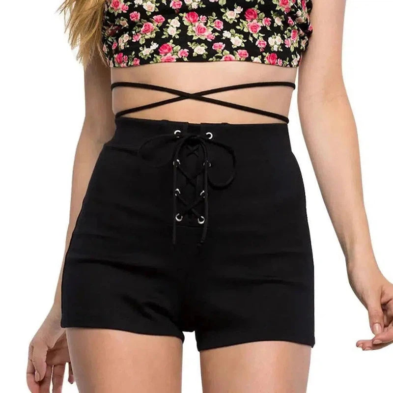 Eyelet straps slim shorts-Black-11